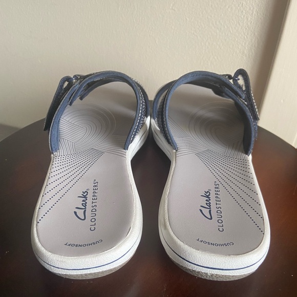 Clarks Sandals 🩴 - Picture 9 of 10